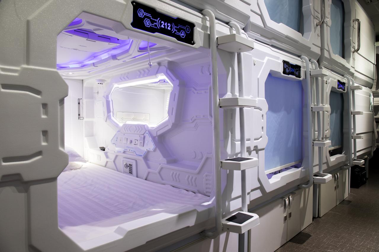 Met A Space Pod @ Little India Singapour Extérieur photo