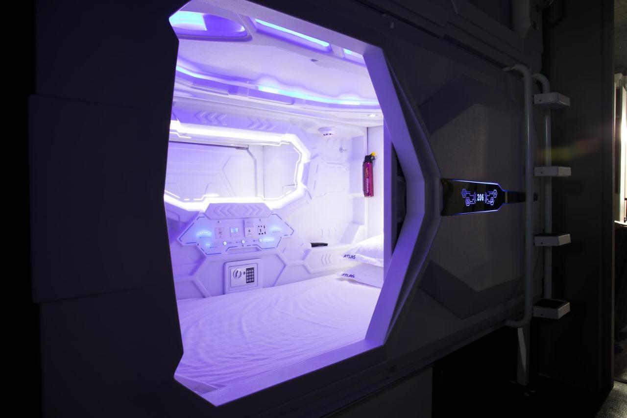 Met A Space Pod @ Little India Singapour Extérieur photo